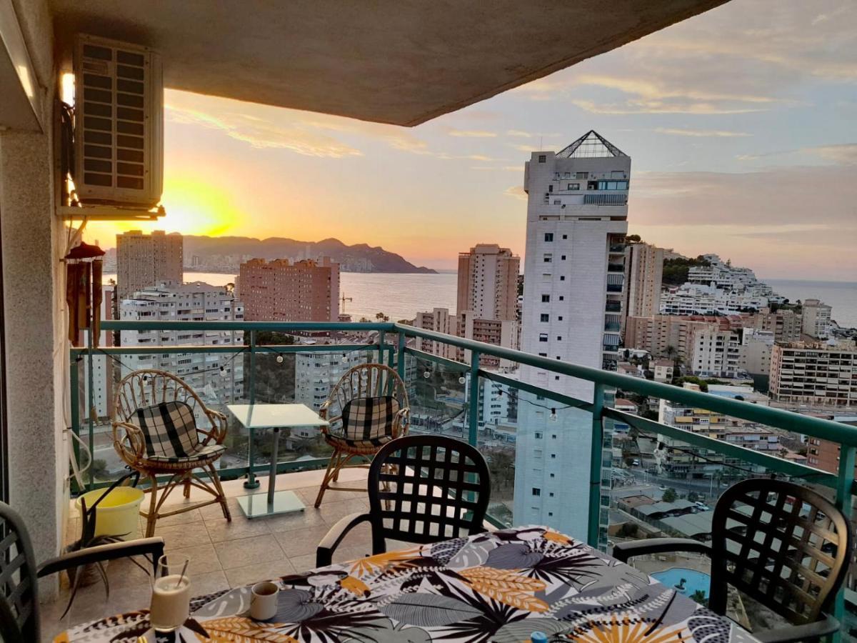 Traveler'S Beach Apartment With Sea View, Free Coffee & Parking Бенидорм Экстерьер фото
