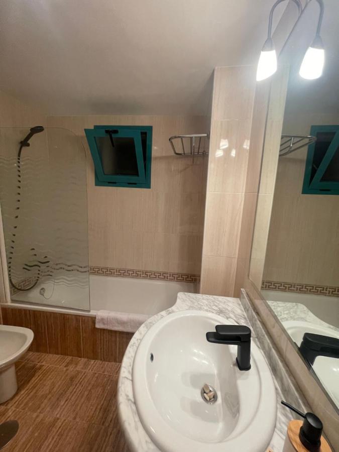 Traveler'S Beach Apartment With Sea View, Free Coffee & Parking Бенидорм Экстерьер фото